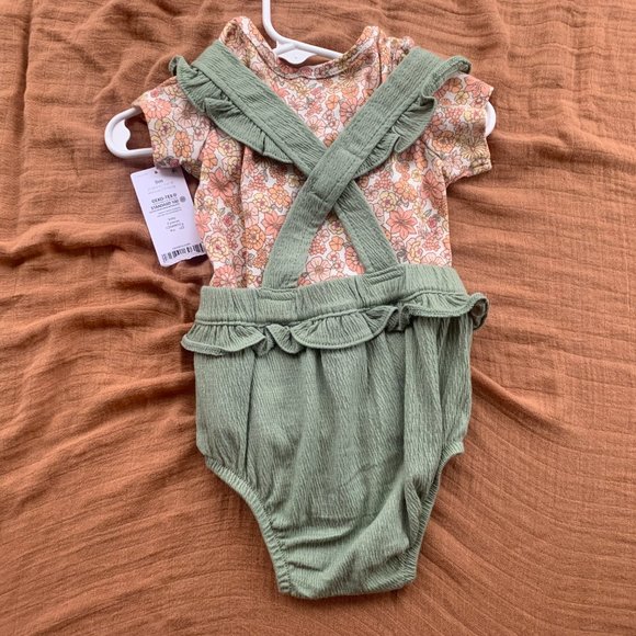 NWT Carter's 2-piece Outfit 9m - Picture 2 of 3